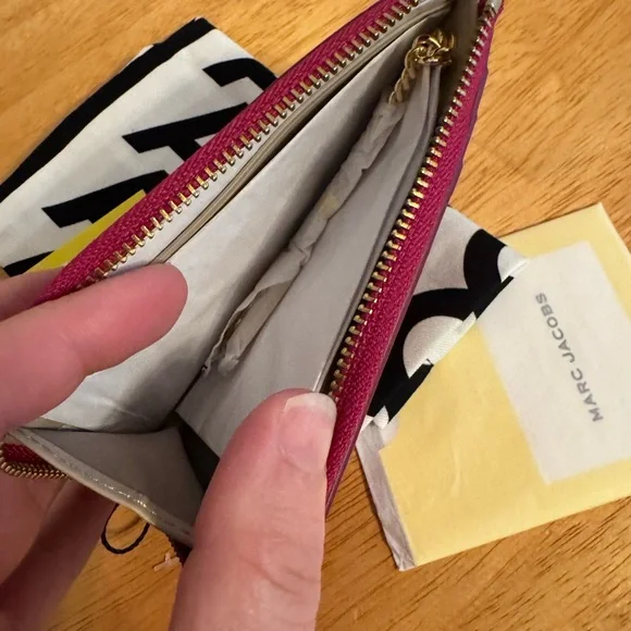 NWT Marc Jacobs Lipstick pink The J Marc Top Zip Multi Wallet - Picture 5 of 6